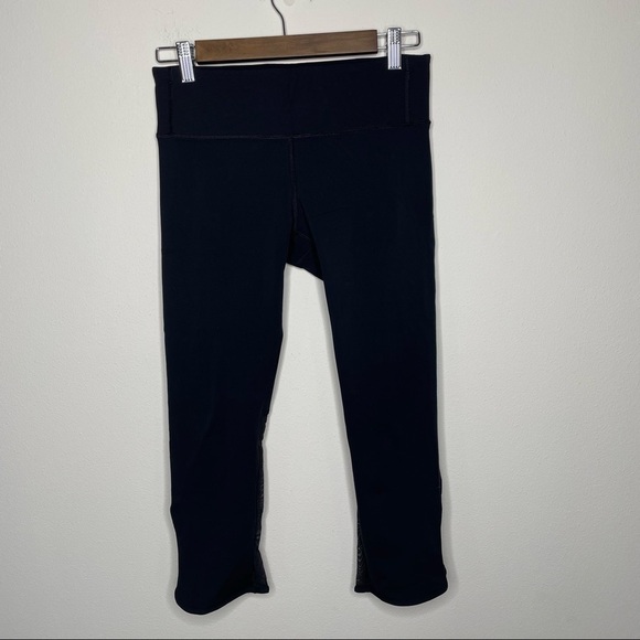 Lululemon Black Mesh Cropped Leggings 6 - Picture 1 of 7